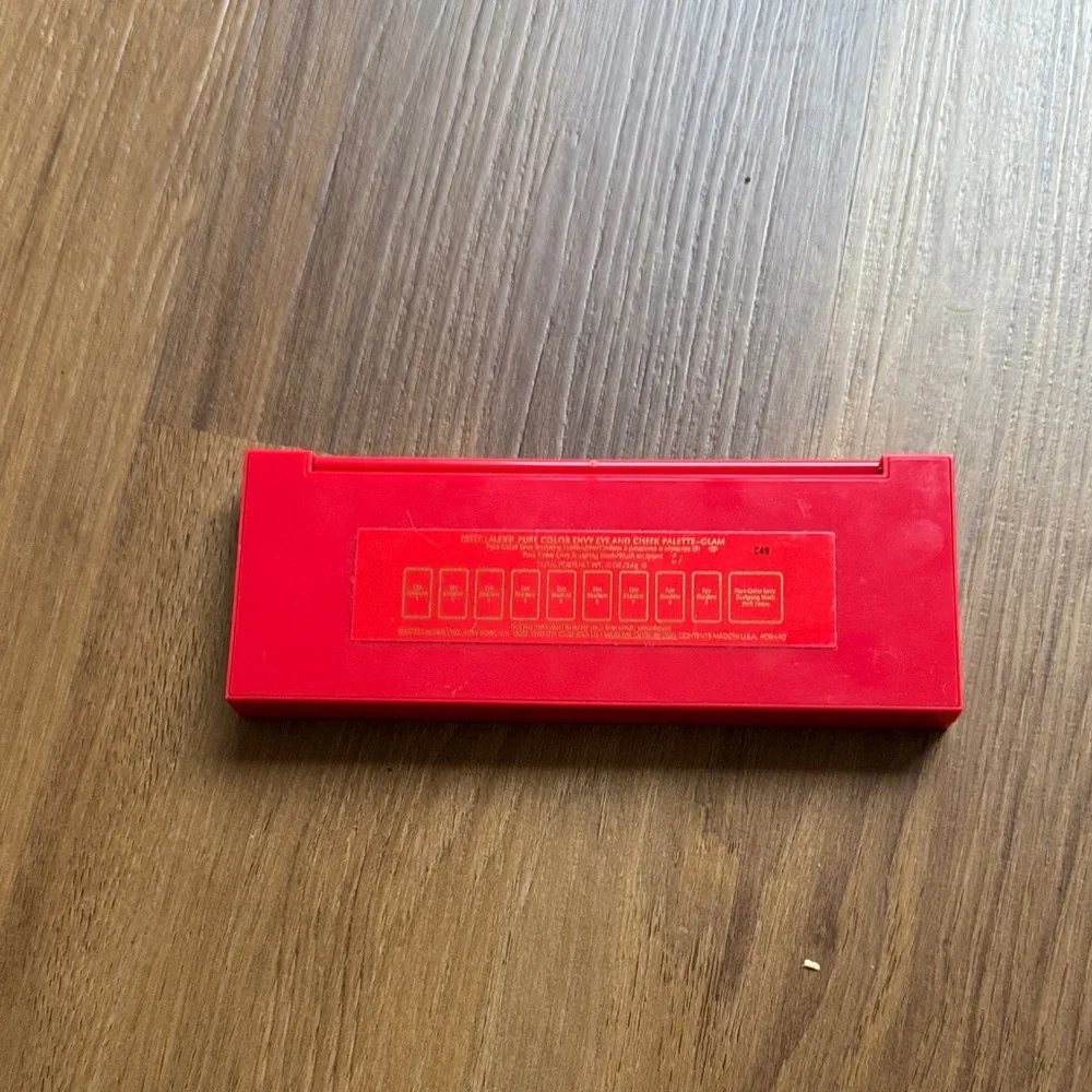 Estee Lauder Glam Eyeshadow Palette - Bold Hues - Picture 3 of 4